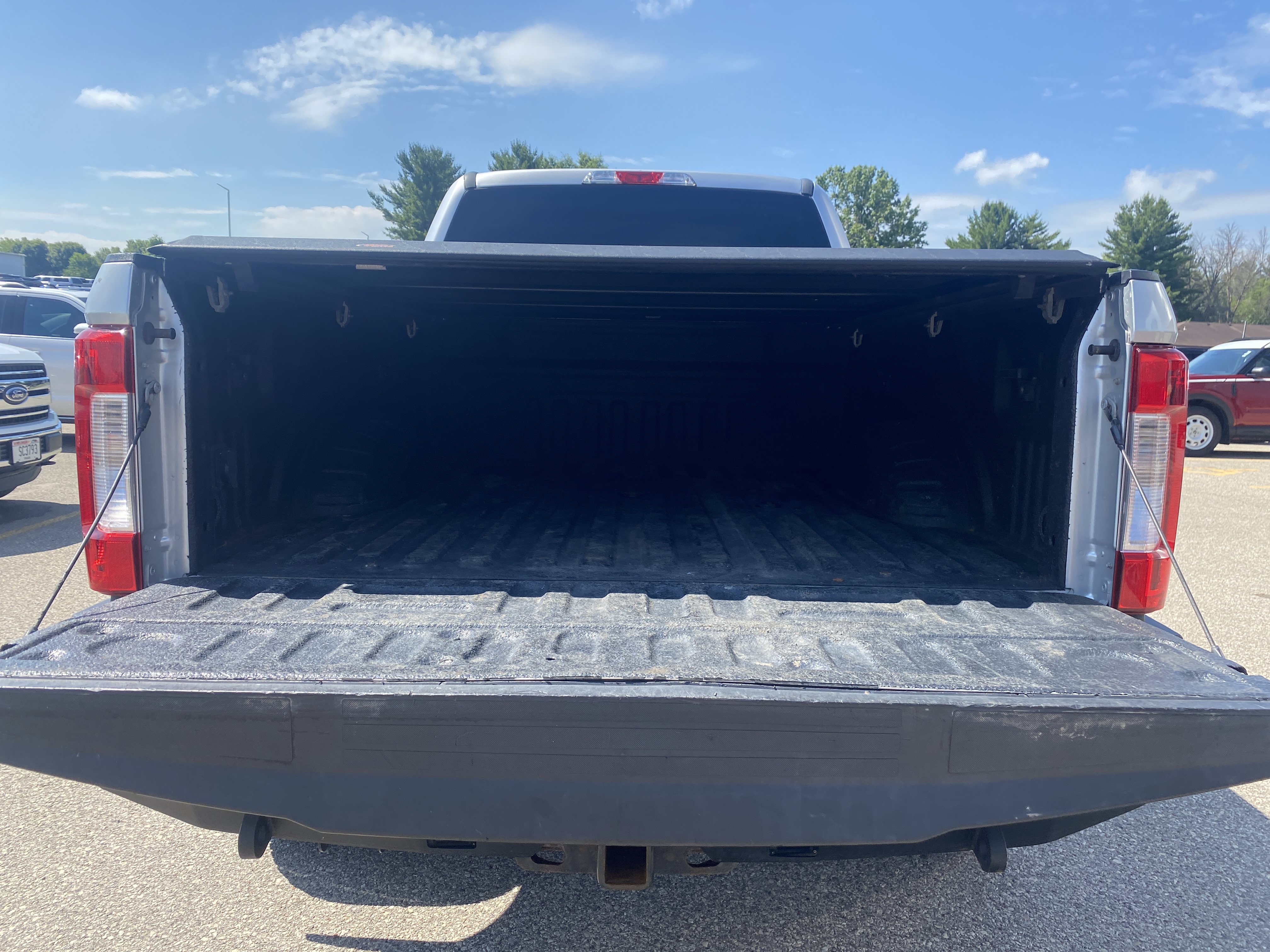 Used 2019 Ford F350 XLT w/ XLT Premium Package AWD/4WD image 9