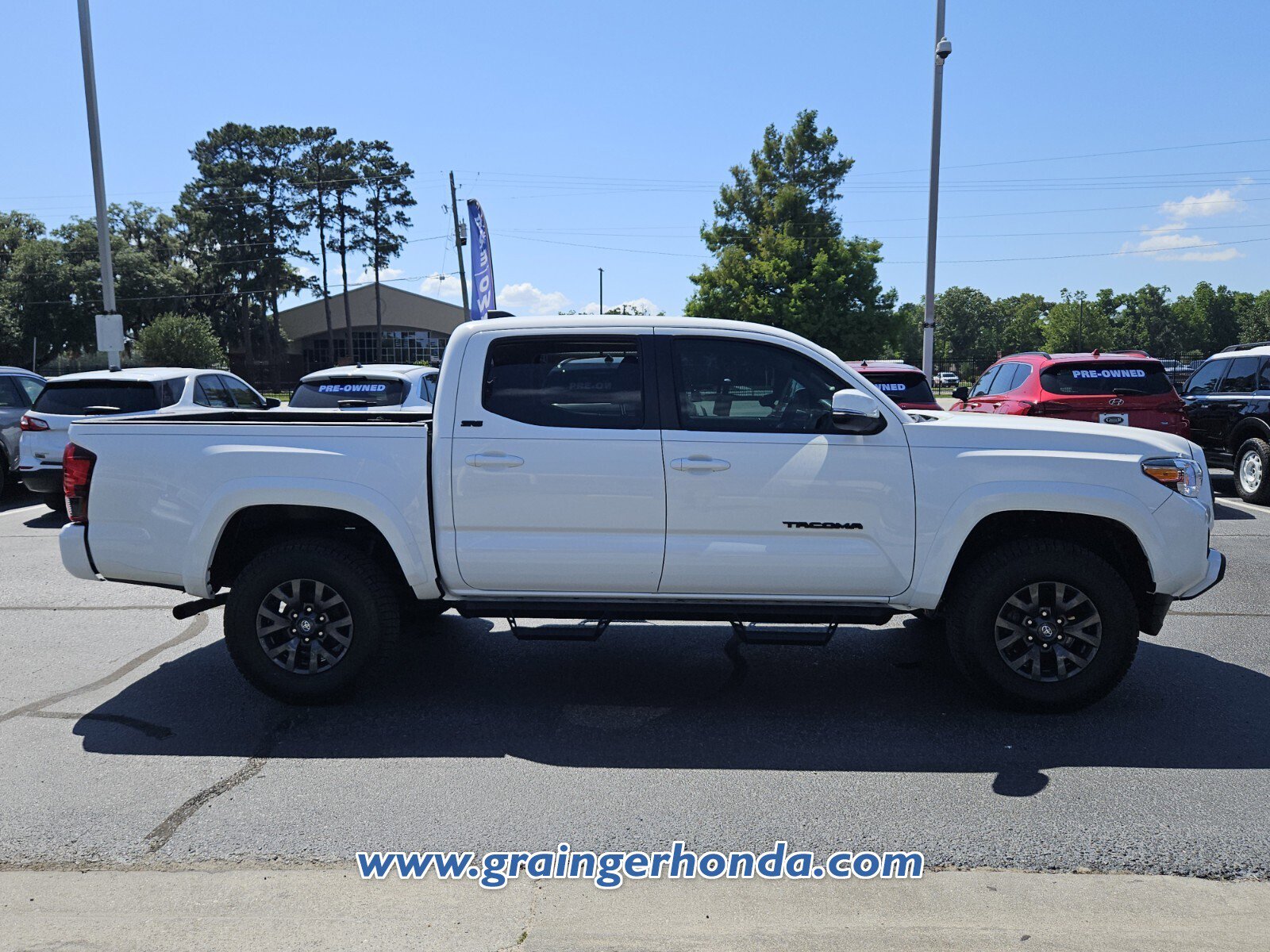 Used 2023 Toyota Tacoma SR5 w/ Technology Package RWD image 6