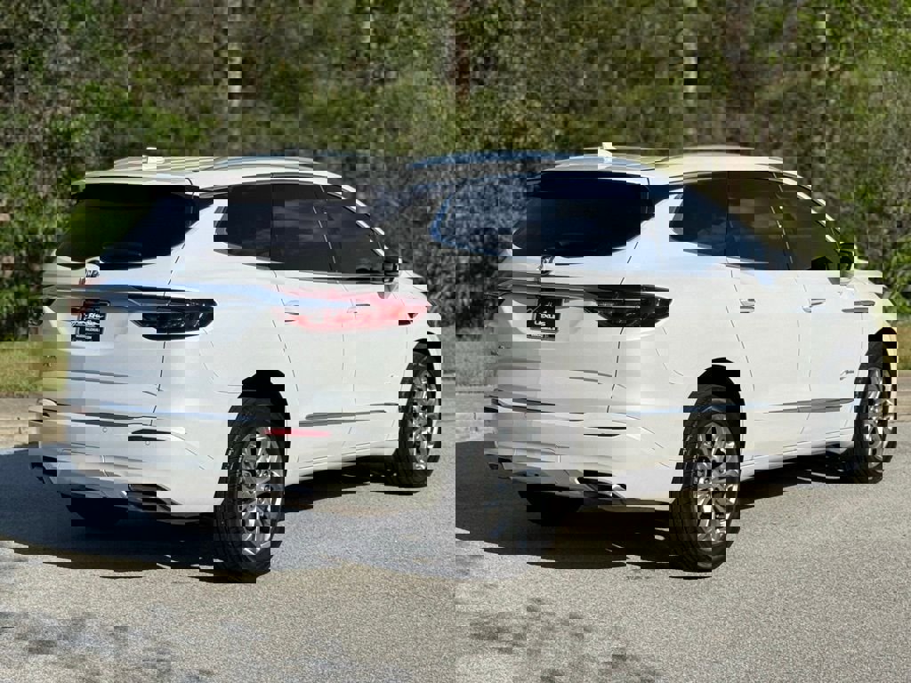 Used 2021 Buick Enclave Avenir w/ Avenir Technology Package image 12