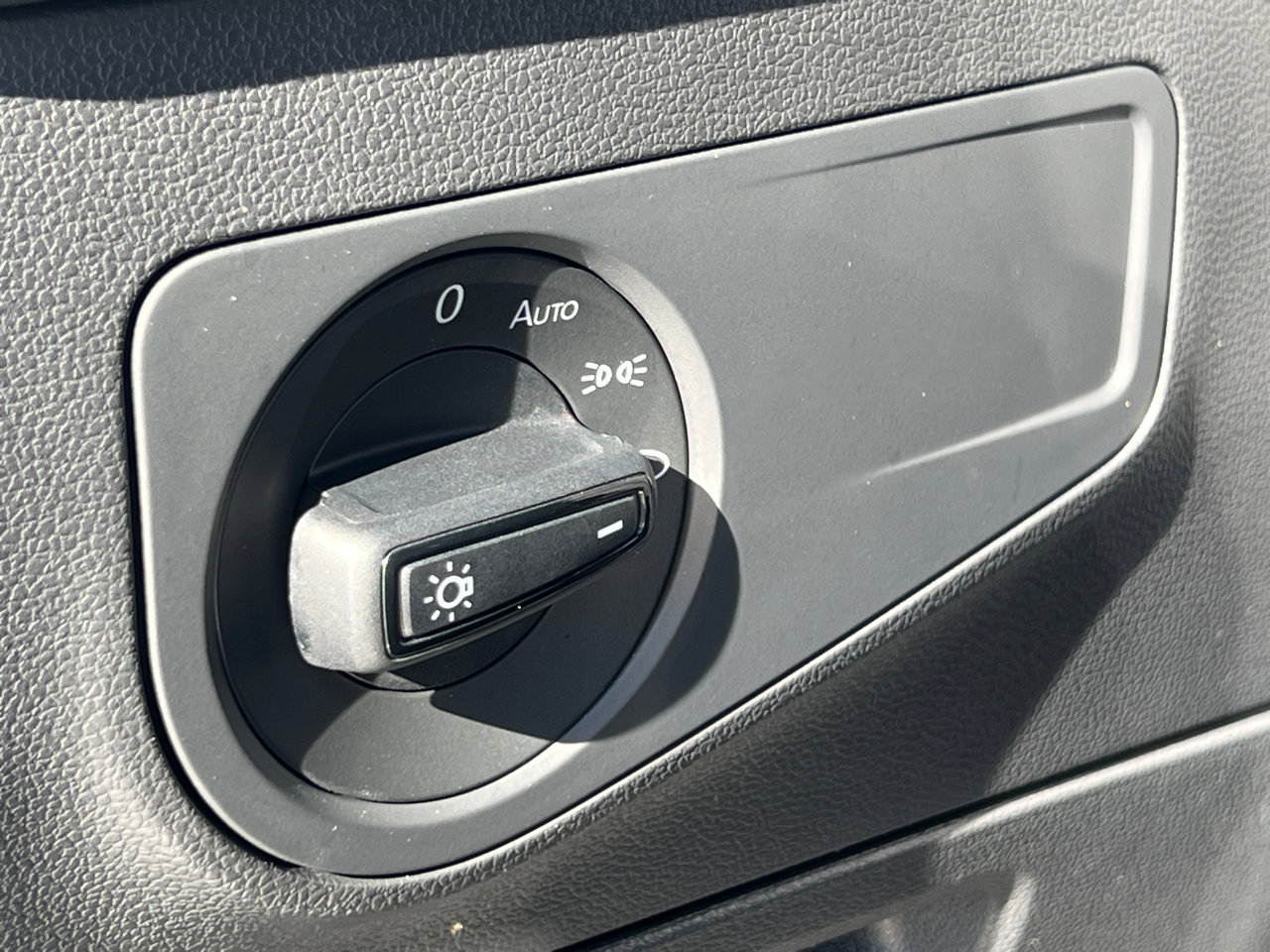 Used 2022 Volkswagen Tiguan S image 17