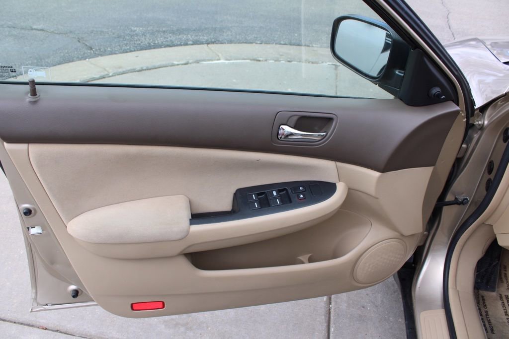 Used 2007 Honda Accord VP image 17