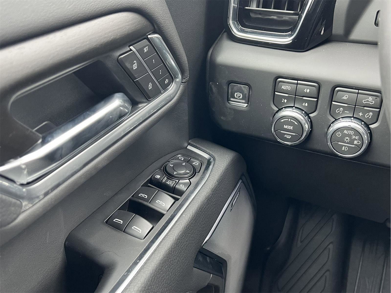 New 2026 GMC Sierra 3500 Denali w/ Technology Package image 21