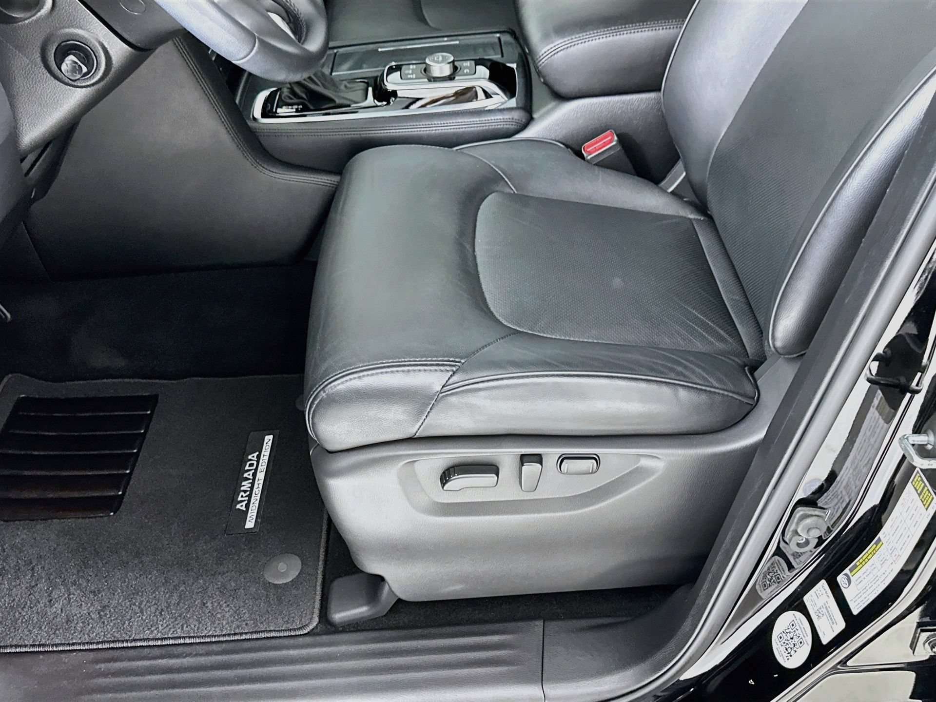 Used 2023 Nissan Armada SL w/ Midnight Edition Package RWD image 21