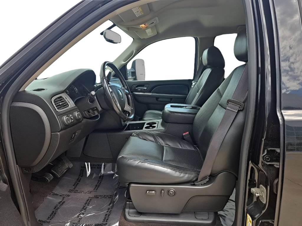 Used 2013 Chevrolet Silverado 2500 LTZ w/ LTZ Plus Package AWD/4WD image 10