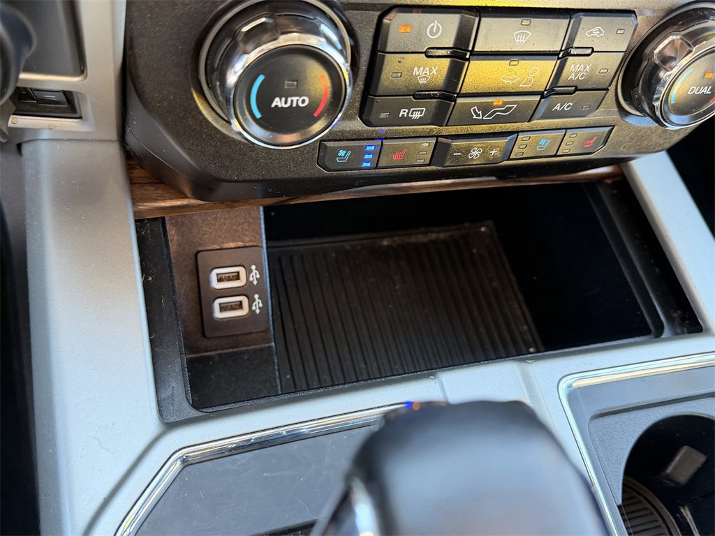 Used 2020 Ford F150 Lariat image 32