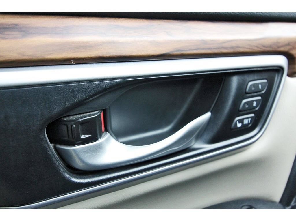 Used 2018 Honda CR-V Touring image 22