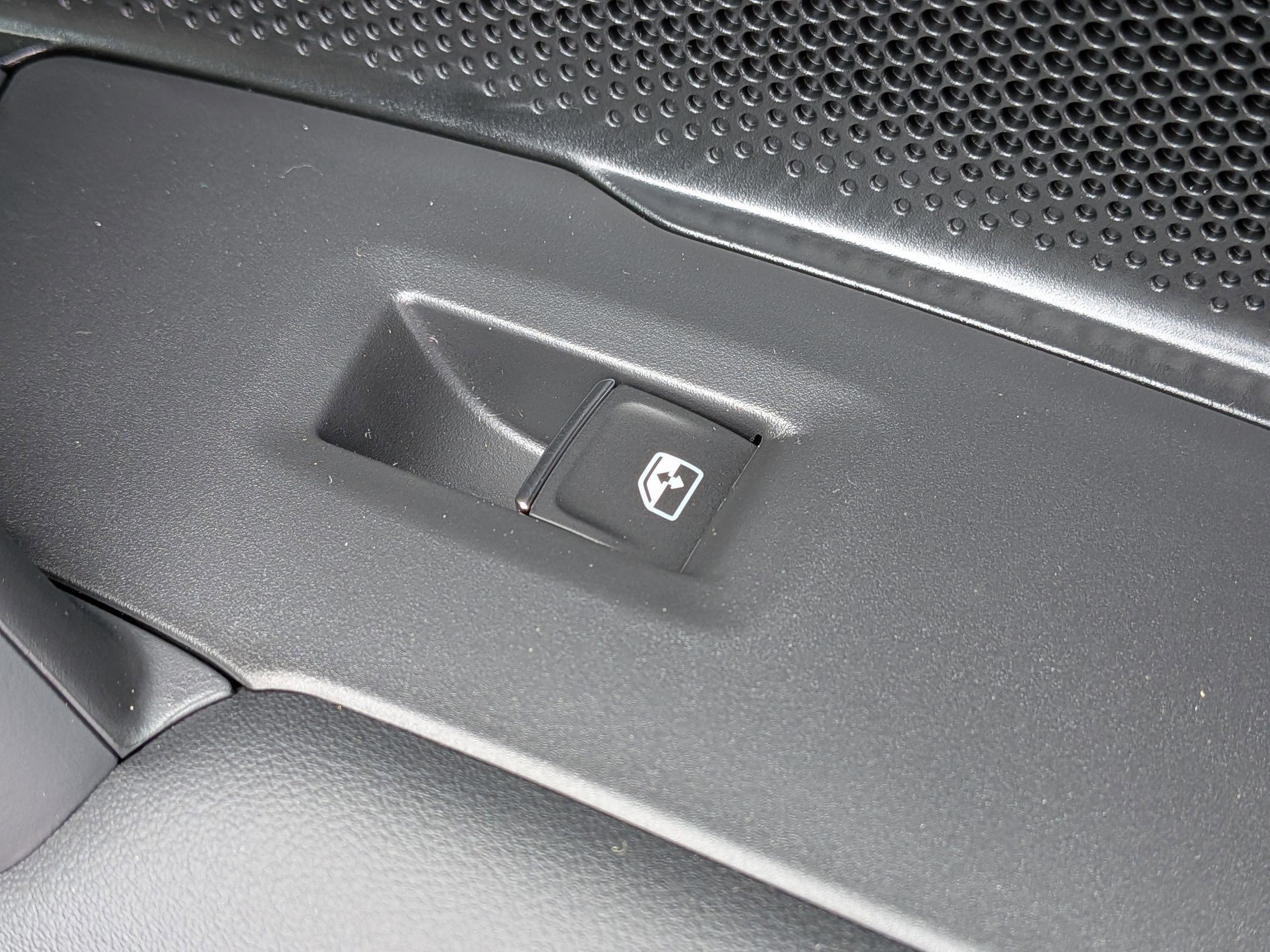 New 2026 Volkswagen Tiguan SE FWD image 34