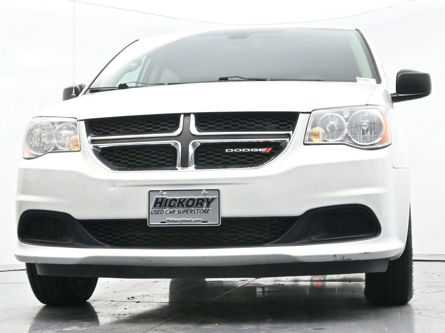 Used 2018 Dodge Grand Caravan SE w/ UConnect Hands-Free Group image 43