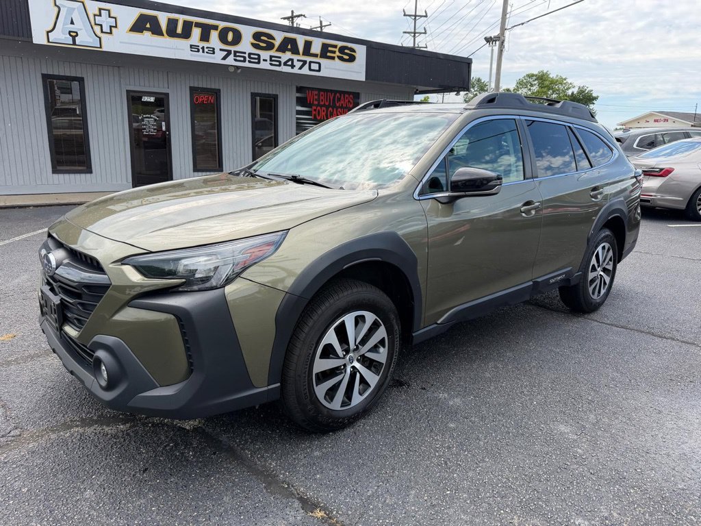 Used 2023 Subaru Outback Premium AWD/4WD image 2