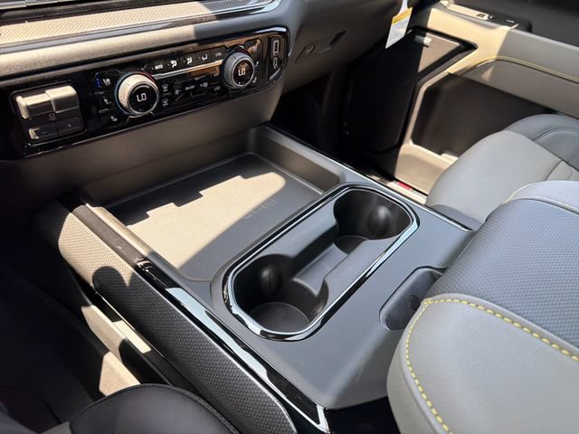 New 2026 Chevrolet Silverado 2500 ZR2 w/ LPO, Dark Essentials Package AWD/4WD image 31