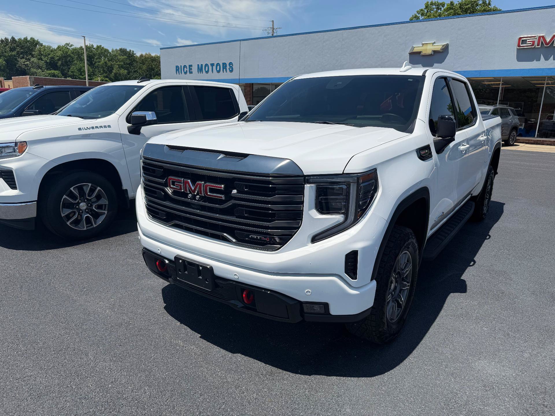 Used 2024 GMC Sierra 1500 AT4 w/ Technology Package