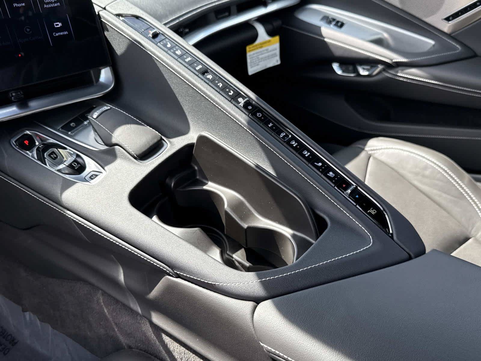 Used 2024 Chevrolet Corvette Stingray Preferred Conv w/ Z51 Performance Package RWD image 31