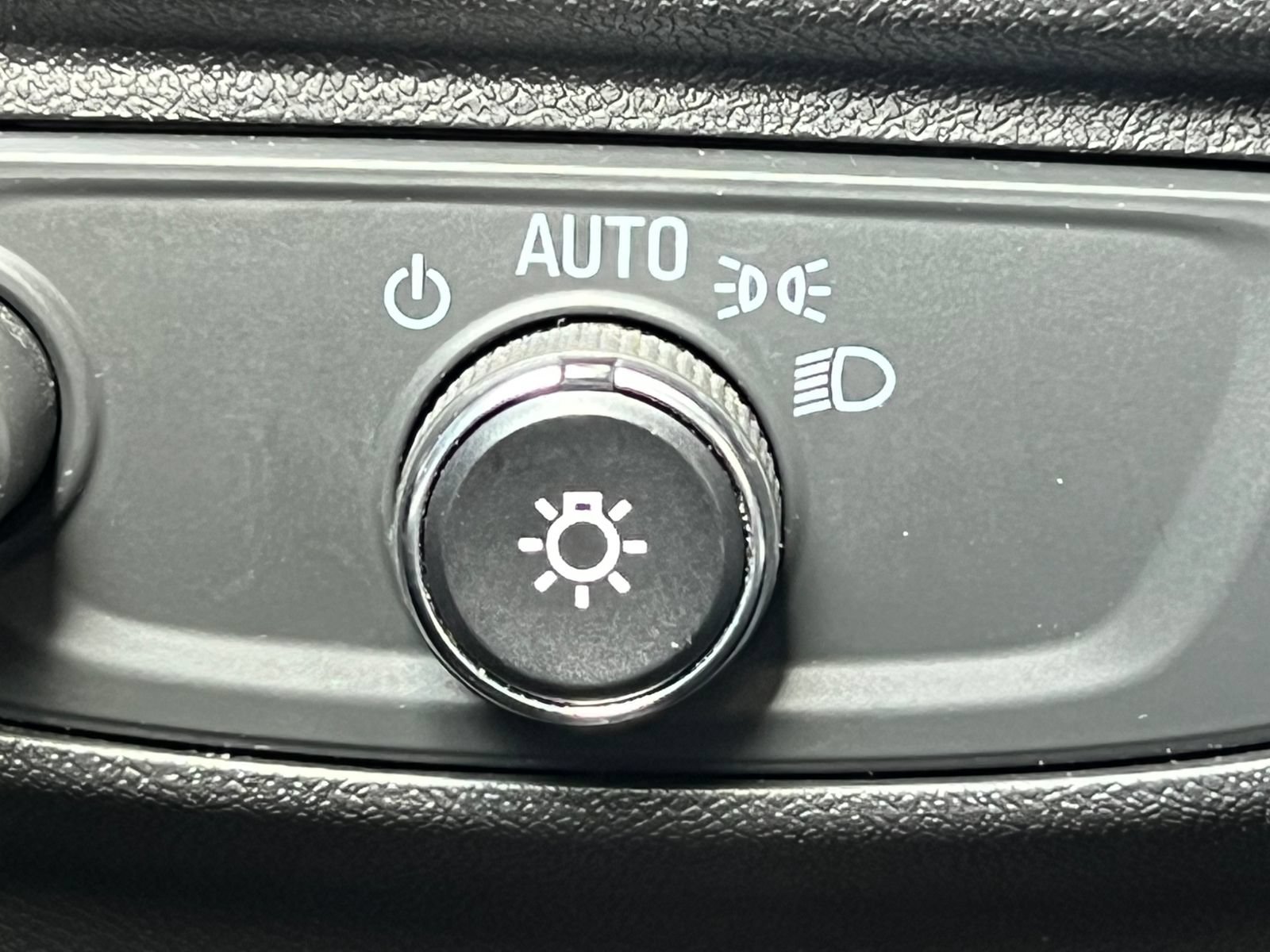 Used 2024 Chevrolet Equinox LT AWD/4WD image 17