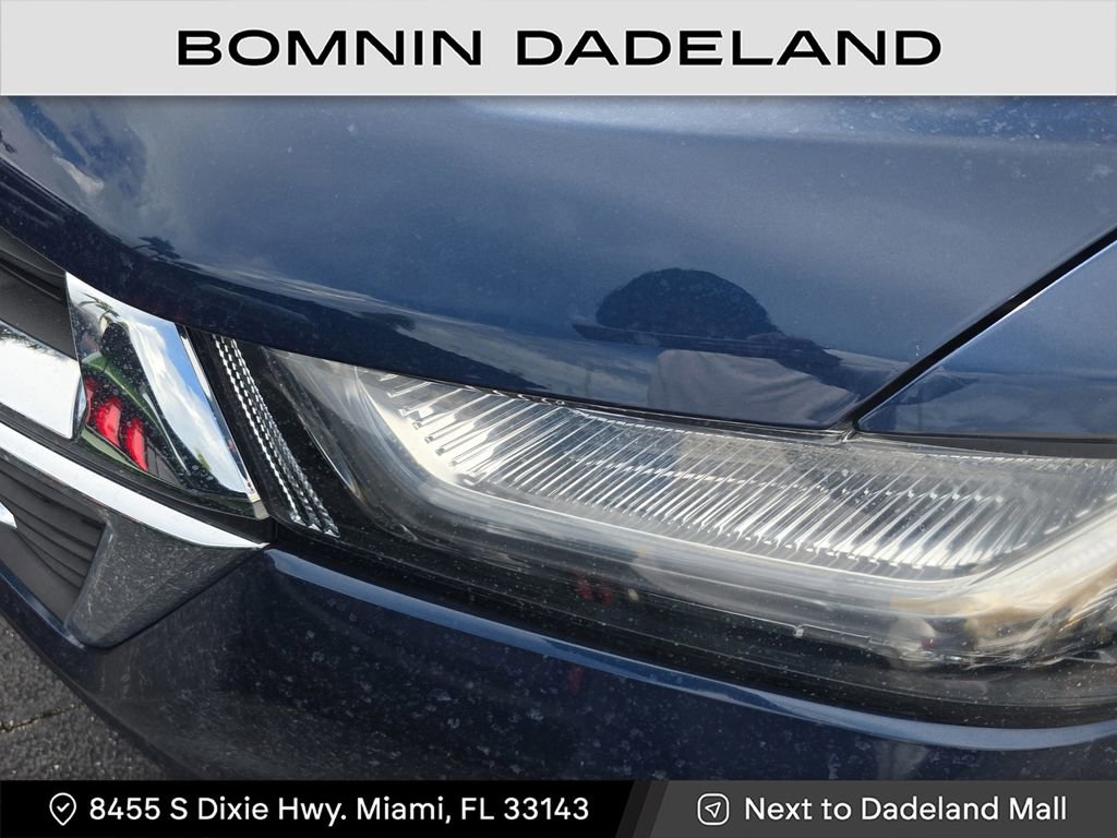 Used 2023 Chevrolet Traverse LT image 10