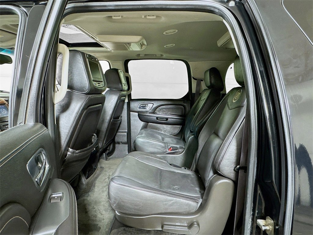 Used 2012 Cadillac Escalade ESV Platinum image 24