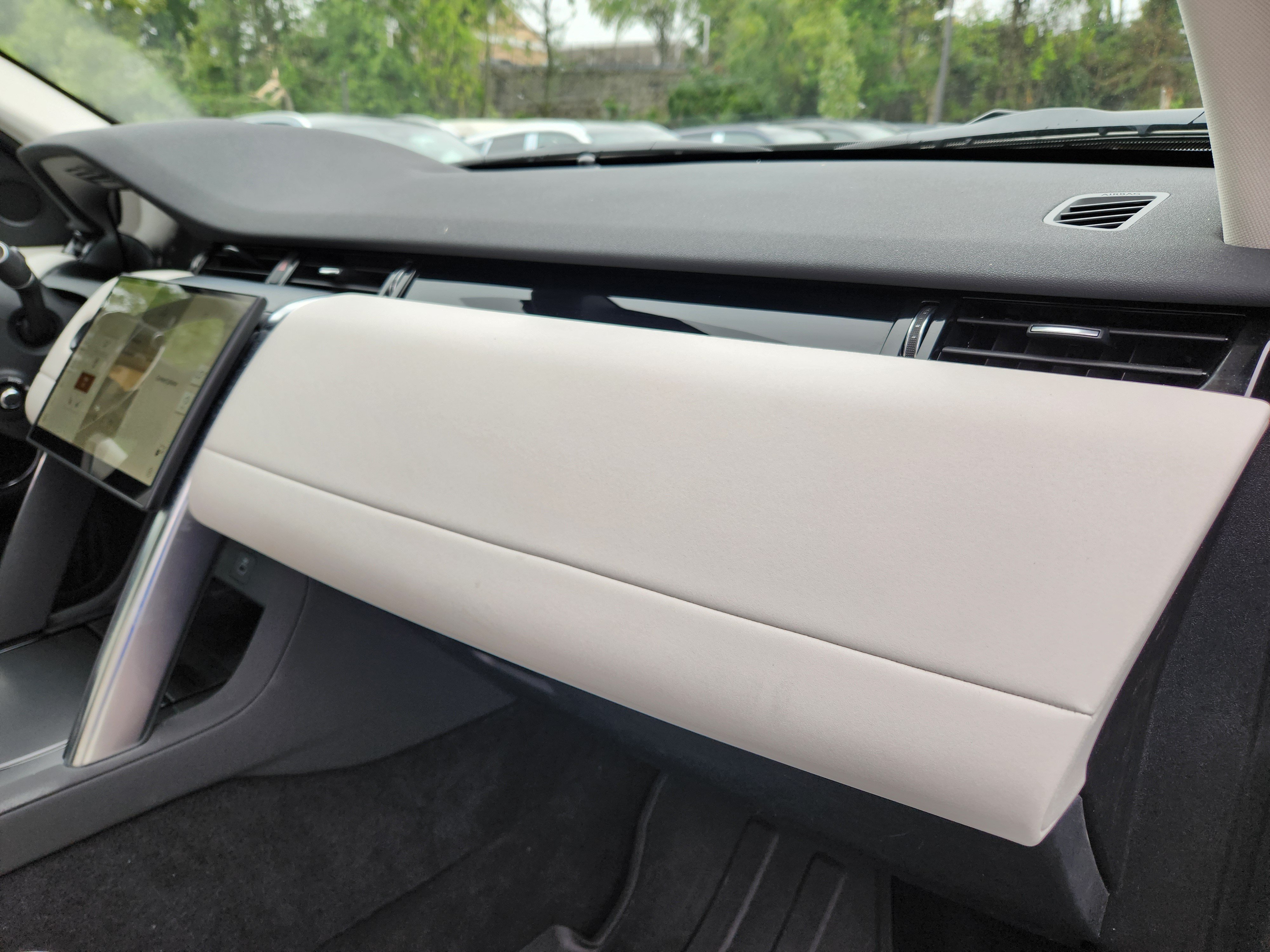 Certified 2025 Land Rover Discovery Sport S AWD/4WD image 17