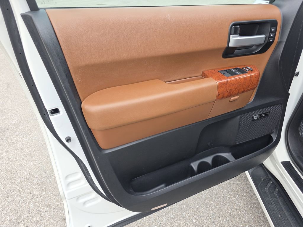 Used 2019 Toyota Sequoia Platinum AWD/4WD image 17