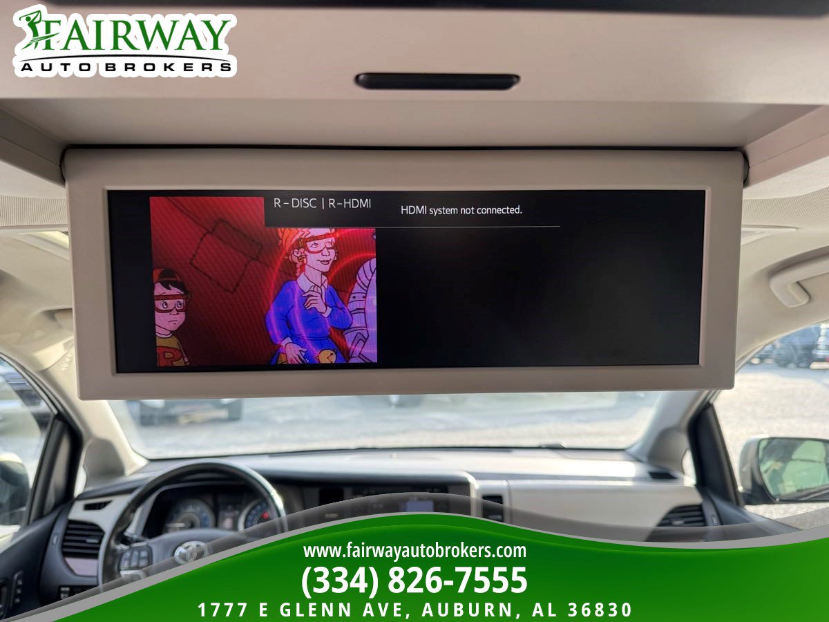 Used 2020 Toyota Sienna Limited Premium w/ Carpet Mat Package AWD/4WD image 29