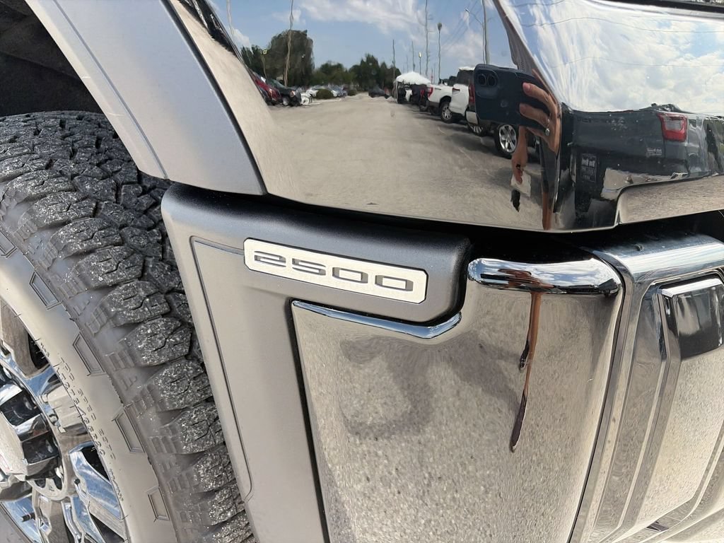 Used 2025 GMC Sierra 2500 AT4 AWD/4WD image 34