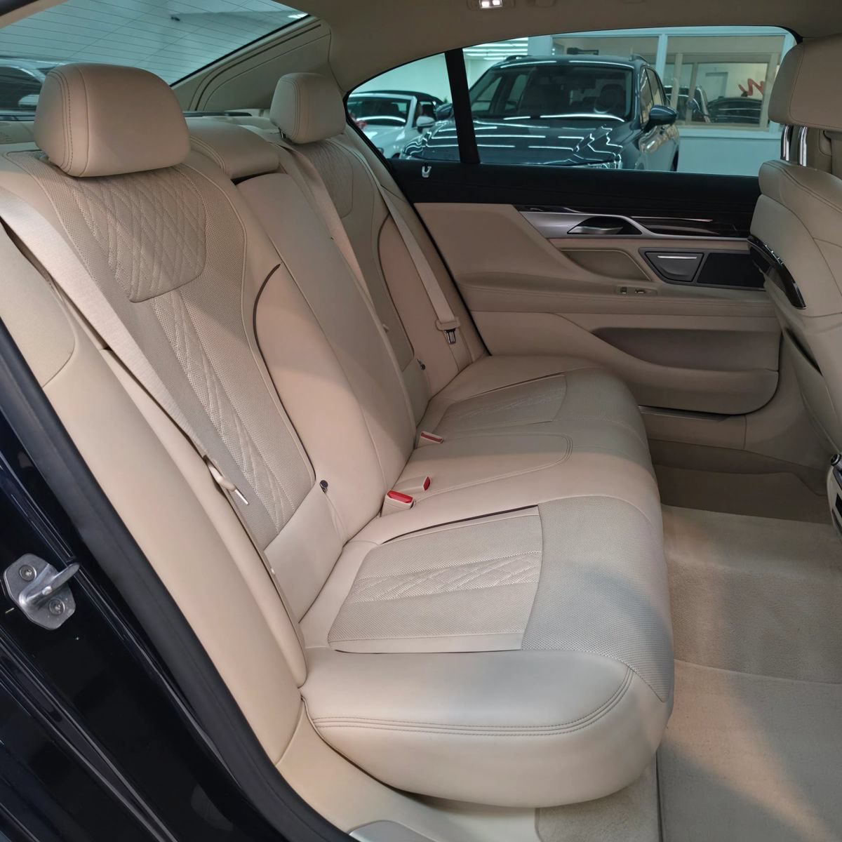 Used 2019 BMW 750i xDrive AWD/4WD image 28