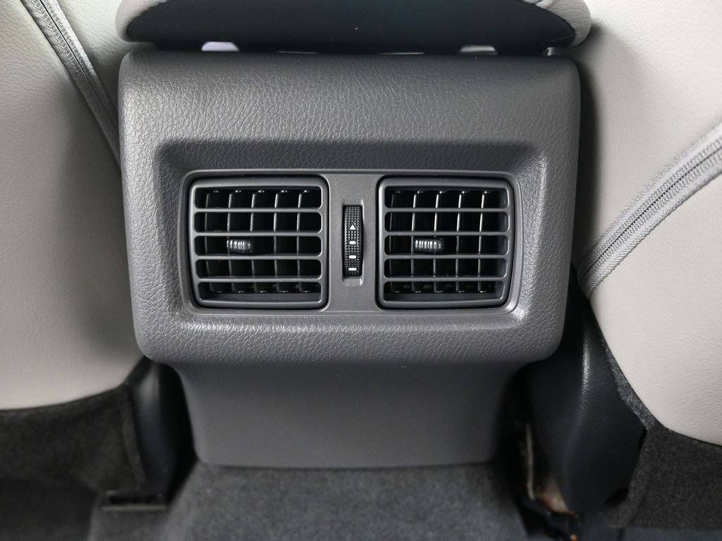 Used 2023 Toyota Camry XLE w/ Cold Weather Package image 17