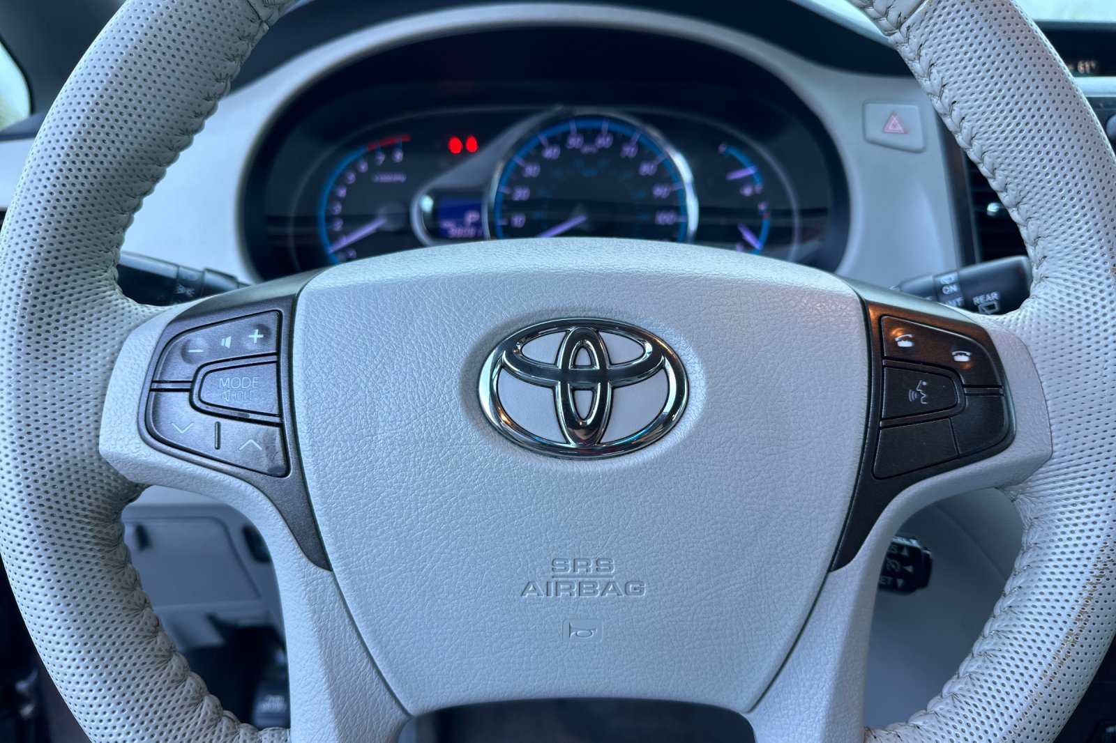 Used 2013 Toyota Sienna XLE w/ Premium Pkg FWD image 36