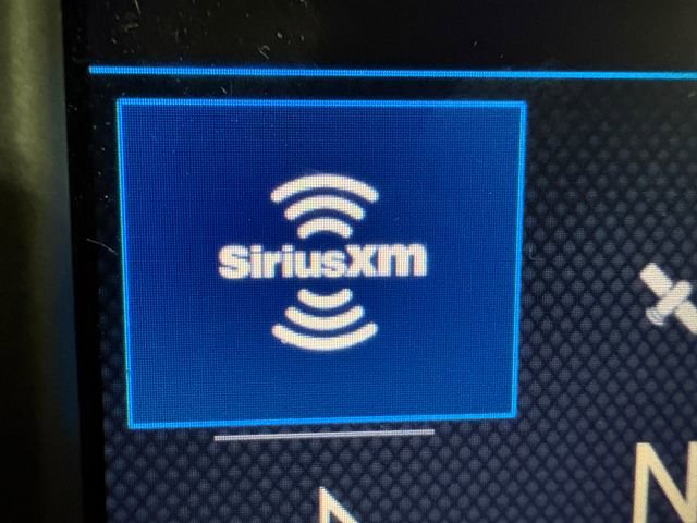 Used 2022 GMC Terrain SLE w/ Driver Convenience Package image 13