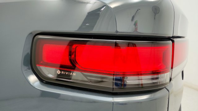 Used 2026 Rivian R1T Premium Tri AWD/4WD image 25
