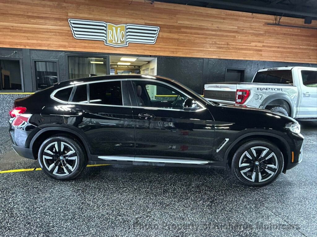 Used 2023 BMW X4 xDrive30i AWD/4WD image 2