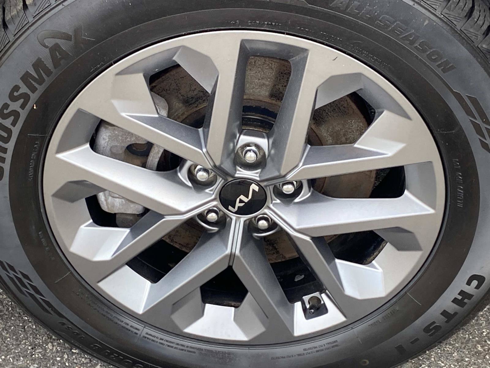 Used 2023 Kia Telluride LX AWD/4WD image 27