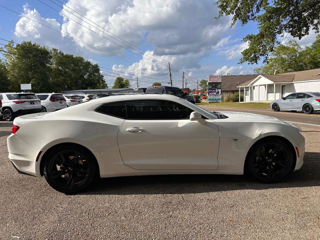 Used 2020 Chevrolet Camaro LT w/ Technology Package RWD image 24
