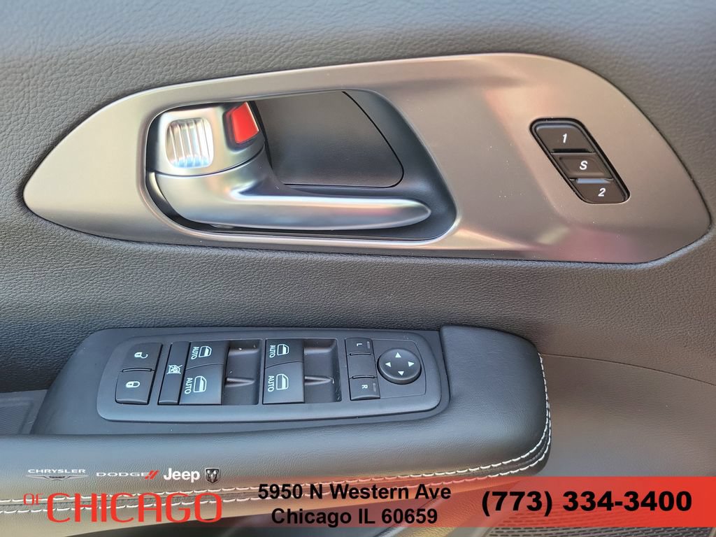 New 2026 Chrysler Pacifica Select AWD/4WD image 19