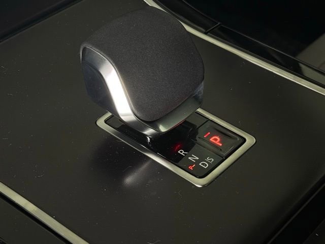 New 2026 Land Rover Range Rover Velar Dynamic SE image 25