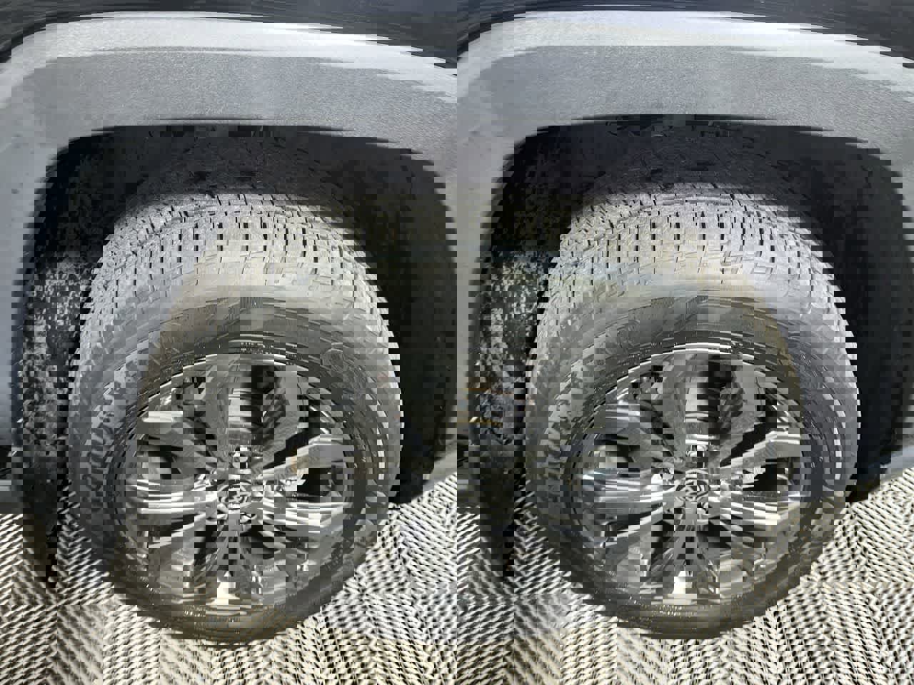 Used 2022 Toyota RAV4 XLE Premium image 10