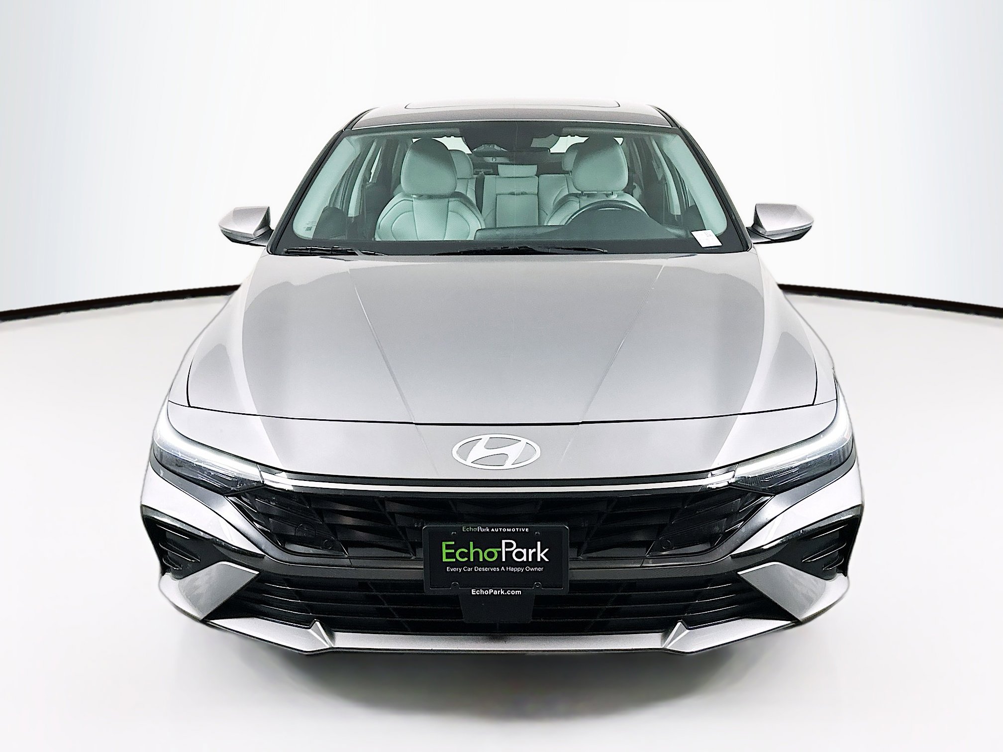 Used 2025 Hyundai Elantra Limited image 2