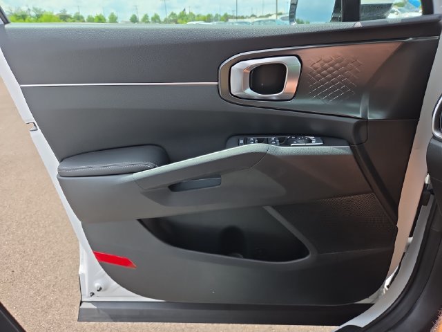 New 2026 Kia Sorento LX FWD image 9