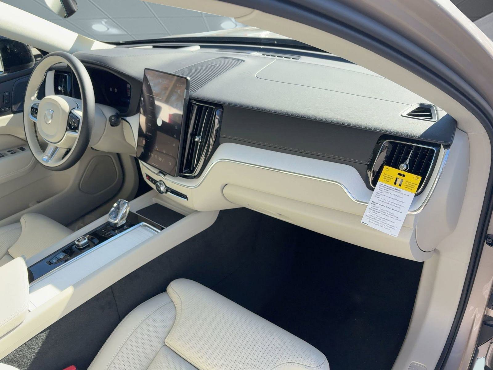New 2026 Volvo XC60 B5 Ultra w/ Climate Package image 30