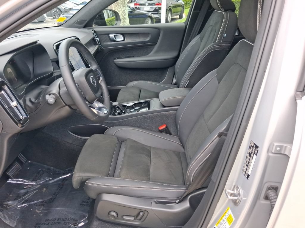 Used 2023 Volvo C40 P8 Recharge Plus AWD/4WD image 14