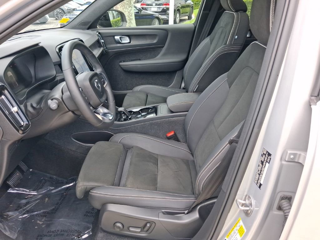 Used 2023 Volvo C40 P8 Recharge Plus AWD/4WD image 14