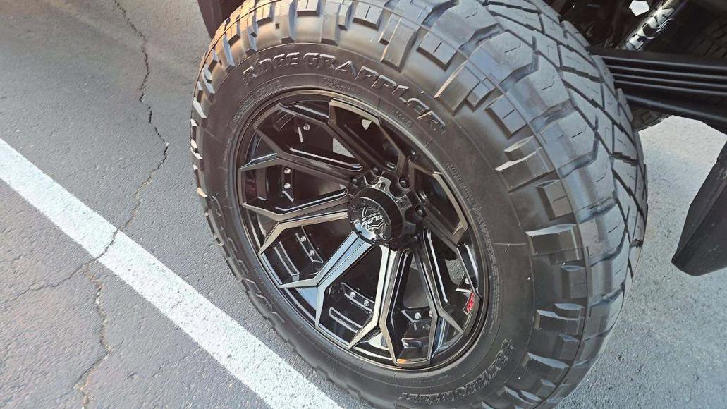 Used 2024 GMC Sierra 2500 AT4 w/ AT4 Premium Plus Package AWD/4WD image 14