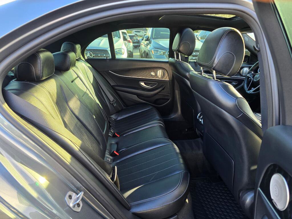 Used 2023 Mercedes-Benz E 450 4MATIC Sedan image 25