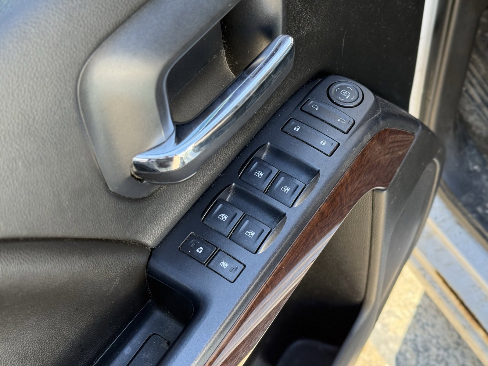 Used 2015 GMC Sierra 1500 SLE w/ SLE Value Package image 14