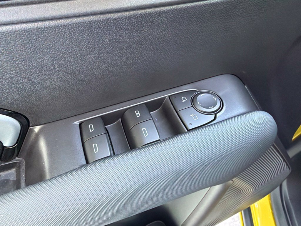 Used 2023 Chevrolet Colorado Z71 w/ Z71 Convenience Package 2 AWD/4WD image 7