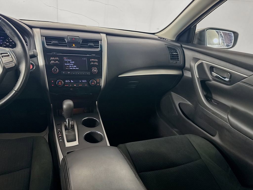 Used 2015 Nissan Altima 2.5 SV FWD image 26
