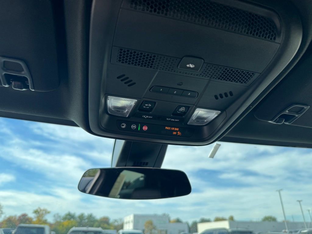 Used 2025 Cadillac XT5 Premium Luxury image 17