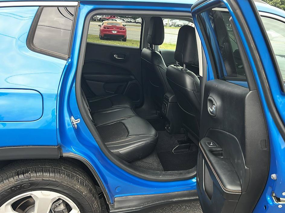 Used 2018 Jeep Compass Latitude w/ Popular Equipment Group AWD/4WD image 32