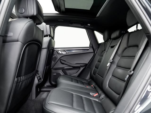Certified 2026 Porsche Macan AWD/4WD image 24