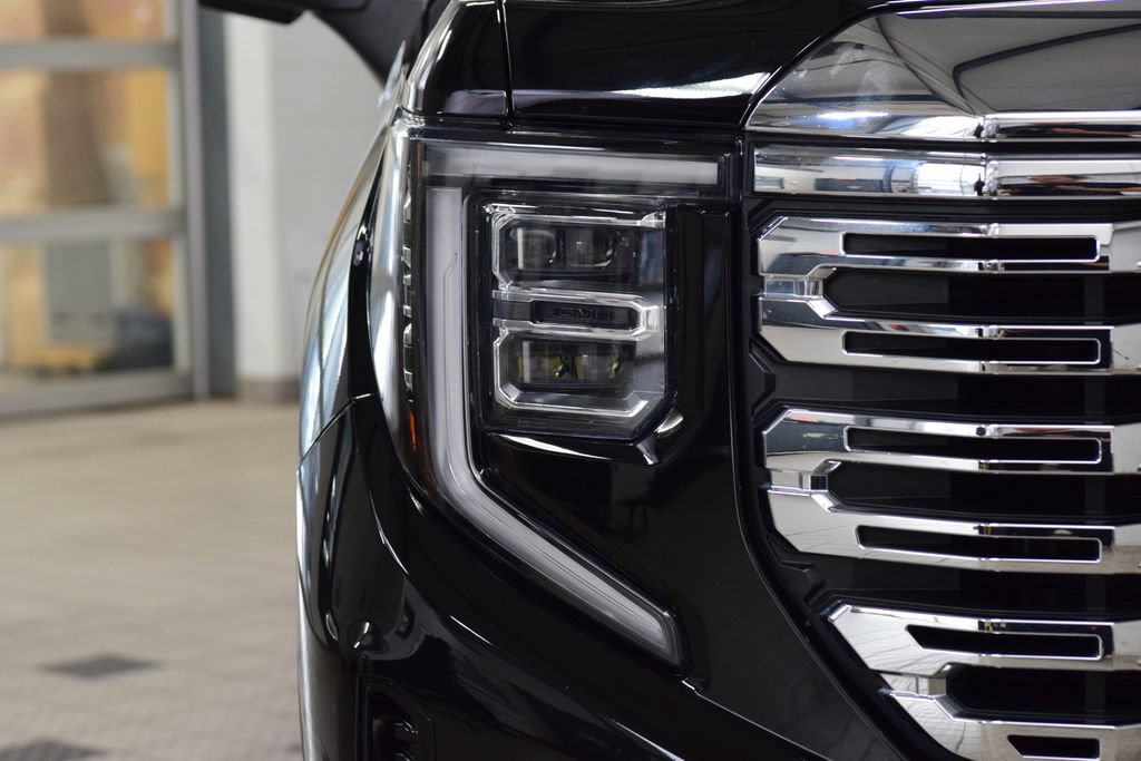 Used 2024 GMC Sierra 1500 Denali AWD/4WD image 12