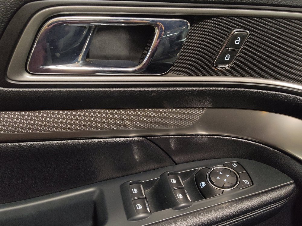 Used 2019 Ford Explorer XLT AWD/4WD image 27