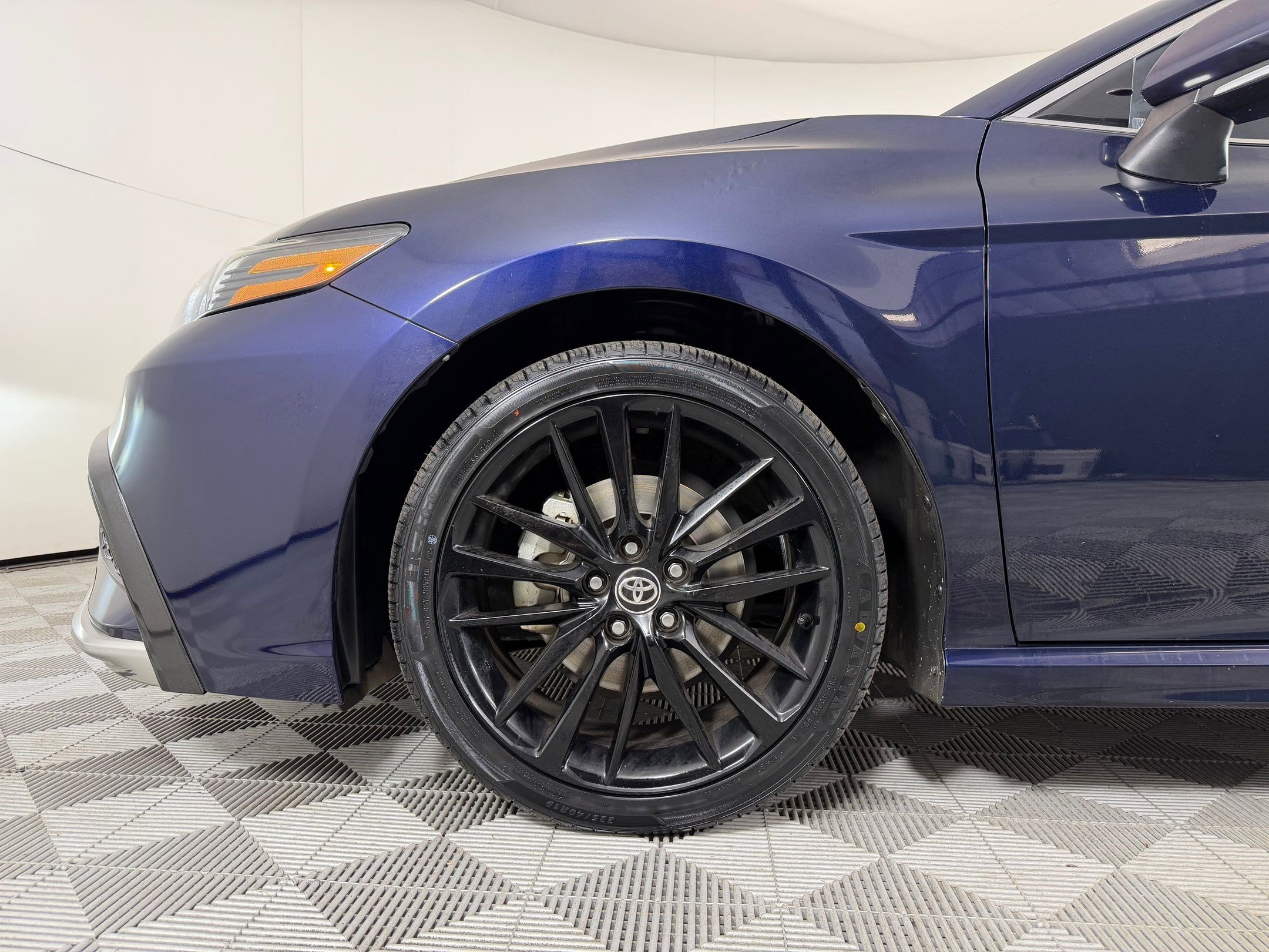 Used 2021 Toyota Camry XSE w/ Carpet Mat Package (TMS) FWD image 10